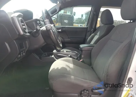 2017 Toyota Tacoma Double Cab z USA, uszkodzony, nr VIN 5TFCZ5AN7HX052402